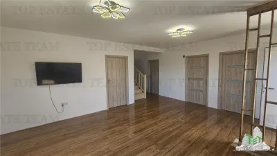 House / villa for sale 123 sqm in Ciorogarla - foto 2