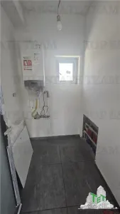 240 sqm Building with 2 Commercial Spaces for Rent in Central Domnesti - foto 3