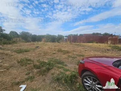 Land Plot 1,385 m² in Ghencea-Drumul Taberei Zone - foto 4