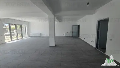 240 sqm Building with 2 Commercial Spaces for Rent in Domnesti Centre - foto 9
