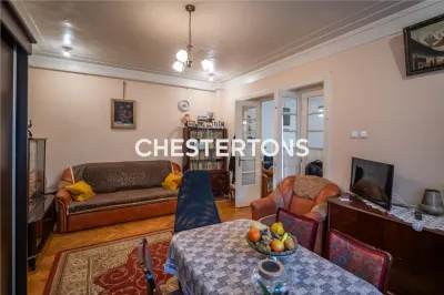 9-Bedroom Villa | Piata Iancului | 3 Minutes from Metro | Freehold Land - Bucuresti