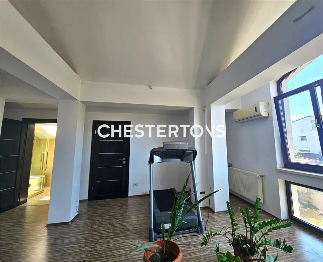 House / villa for sale 235 sqm in Bucuresti, Domenii area - foto 11