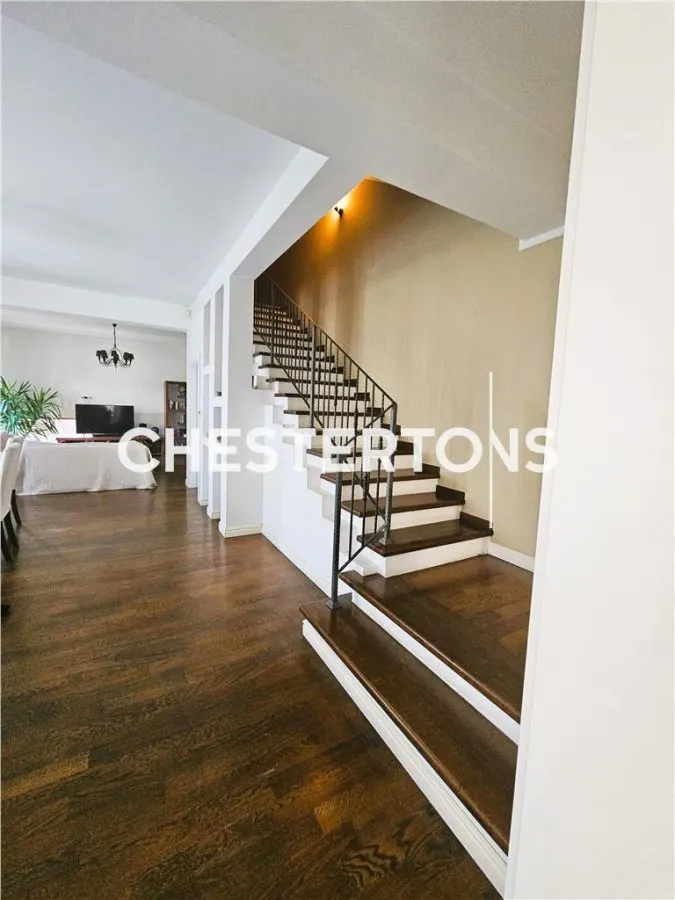 House / villa for sale 235 sqm in Bucuresti, Domenii area - foto 3