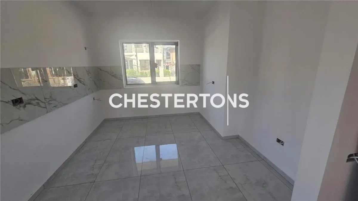 Spacious Villa with Converted Attic in Prelungirea Ghencea-Bragadiru - foto 7