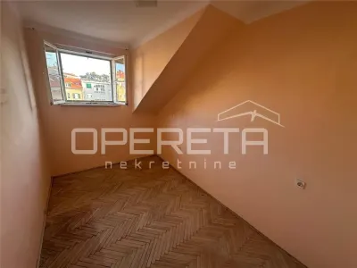 Three-Bedroom Apartment for Sale in Split, Croatia – Renovated, High Ceilings - foto 4