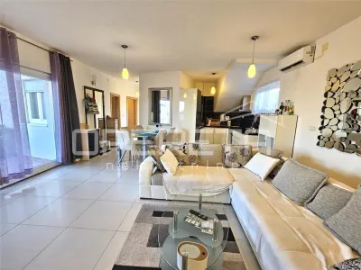 Spacious Apartment with Pool and Parking, Okrug Gornji, Croatia - foto 24