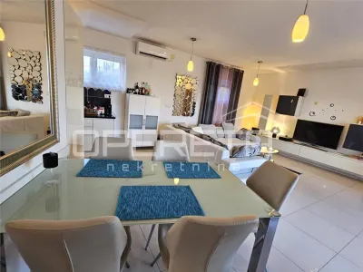 Spacious Apartment with Pool and Parking, Okrug Gornji, Croatia - foto 10