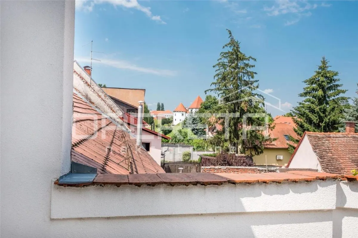 Appartement de Luxe avec Vue sur la Vieille Ville à Vendre à Varazdin, Croatie - foto 2
