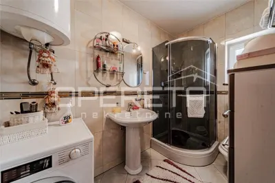 شقة في الطابق الأرضي للبيع في سوبيتار، براك، كرواتيا - foto 12
