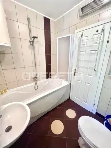 Apartamento de Cuatro Dormitorios en Venta en Zadar, Croacia - foto 15