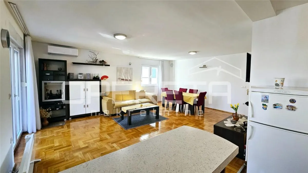 Apartamento de Cuatro Dormitorios en Venta en Zadar, Croacia - foto 5