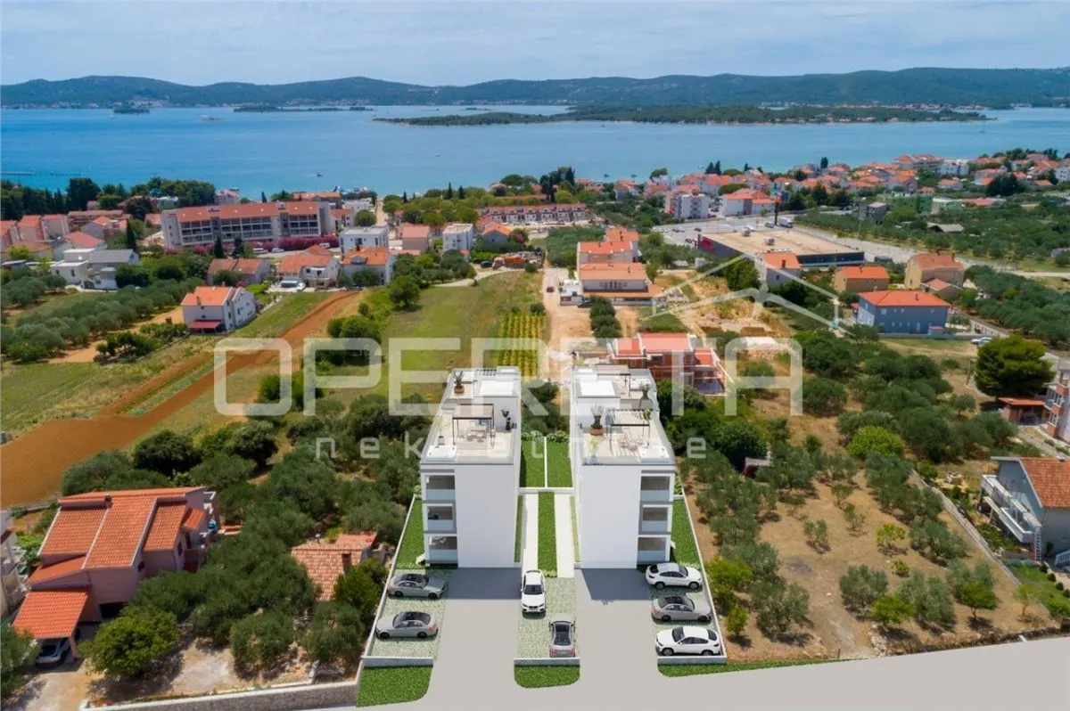 Two-Bedroom Apartment with Garden for Sale in Sveti Filip i Jakov, Croatia - foto 3