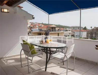 One-Bedroom Apartment for Sale in Vis, Croatia – Centre Location - foto 5