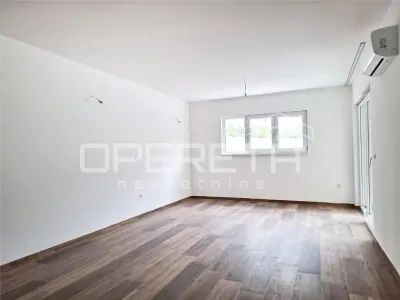 Apartament de vanzare in Croatia, Okrug Gornji - foto 8