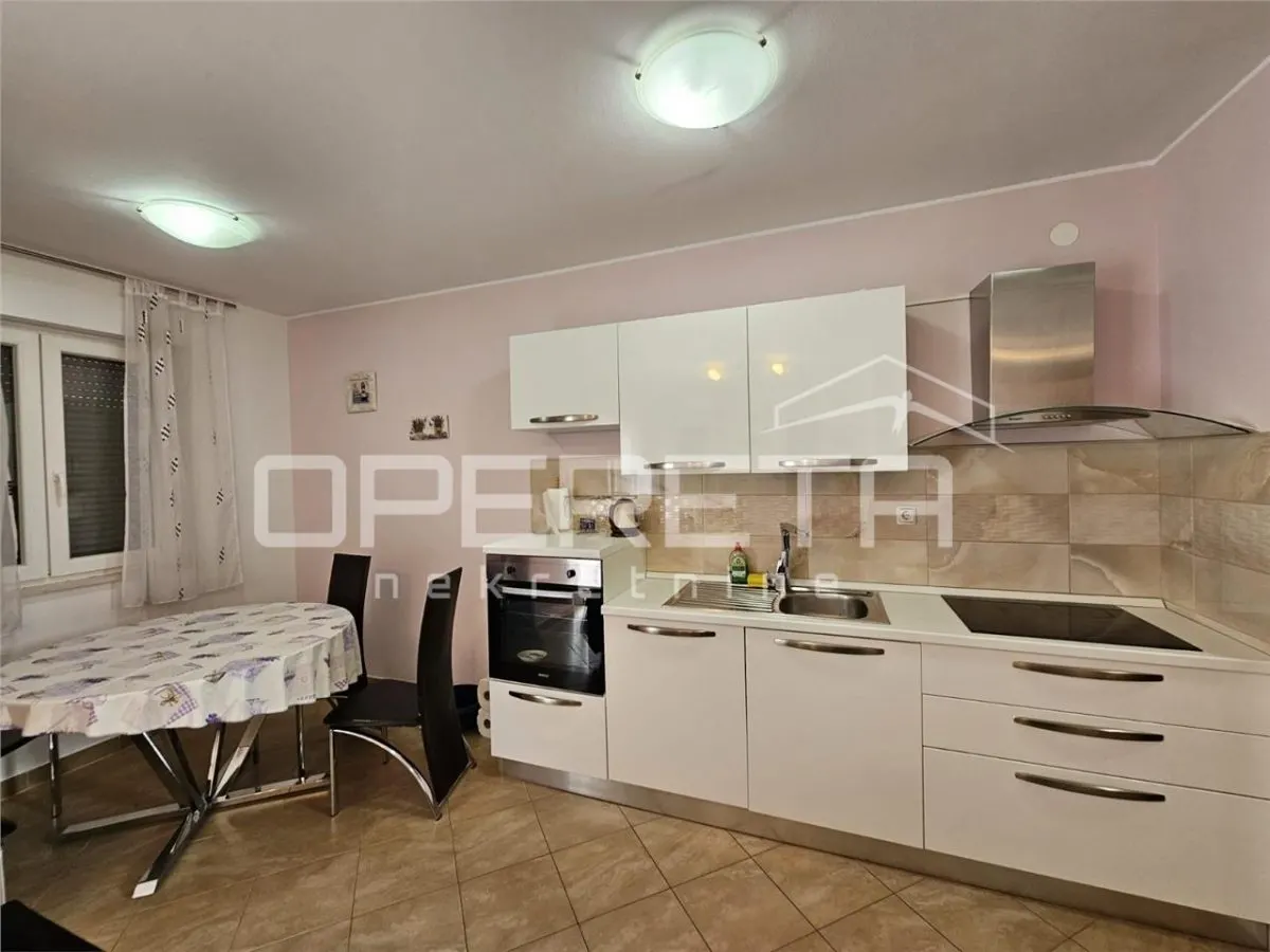 Two-Bedroom Apartment for Sale in Rogoznica, Croatia - foto 2
