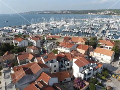 Investment Property with 5 Apartments for Sale in Biograd na Moru, Croatia - foto 2