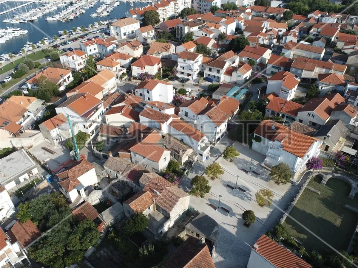 Investment Property with 5 Apartments for Sale in Biograd na Moru, Croatia - foto 11