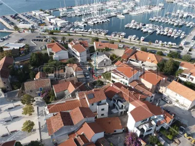 Investment Property with 5 Apartments for Sale in Biograd na Moru, Croatia - foto 14