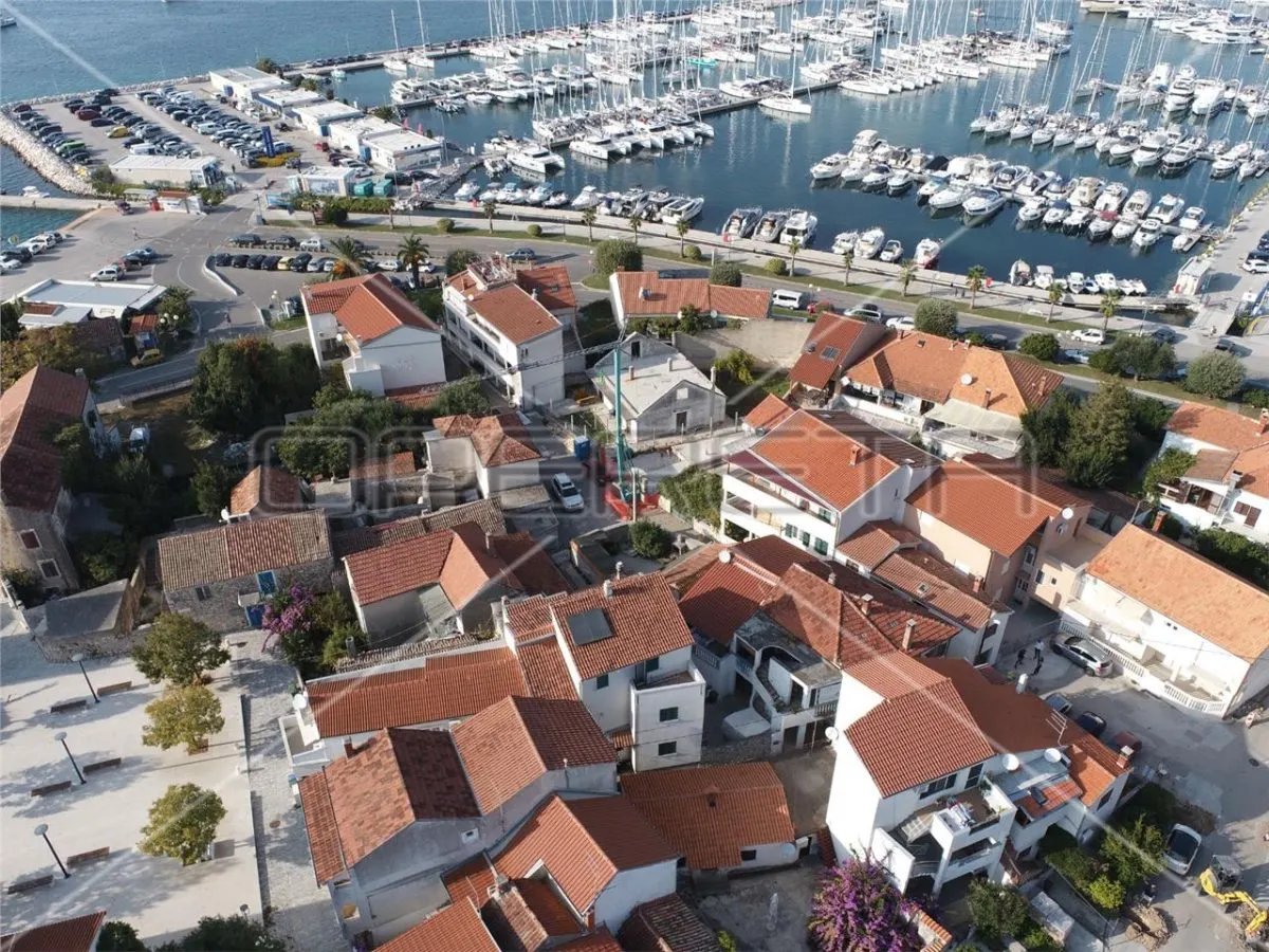 Investment Property with 5 Apartments for Sale in Biograd na Moru, Croatia - foto 14