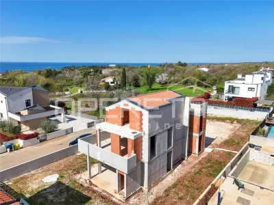 Villa Semi-Individuelle de Luxe avec Piscine et Vue Mer, Porec, Croatie - Porec