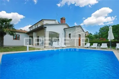 Detached Villa with Pool for Sale in Tinjan, Croatia - Tinjan