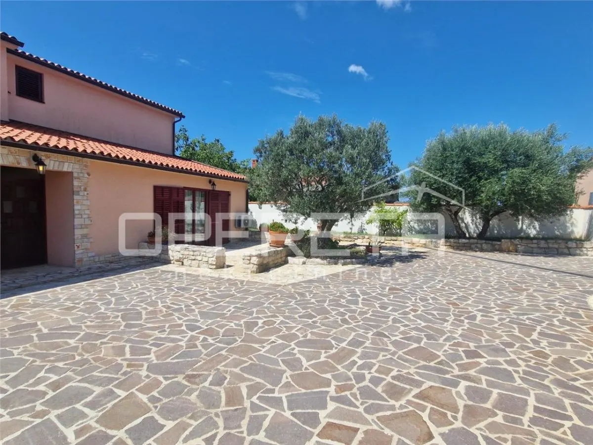 Multi-apartment Villa for Sale in Galizana, Istria, Croatia - foto 3