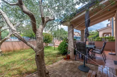 Villa with Three Apartments and Tavern for Sale in Pula, Croatia - foto 2