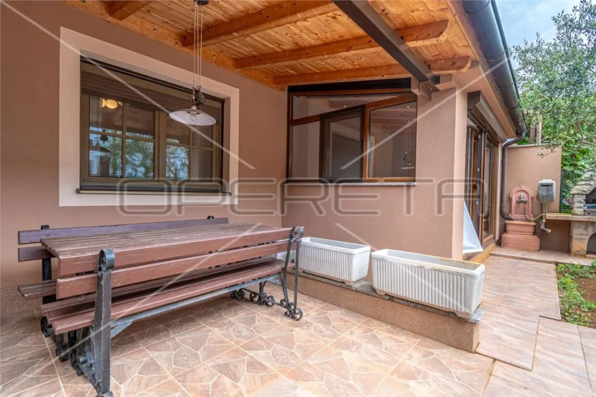 Villa with Three Apartments and Tavern for Sale in Pula, Croatia - foto 16