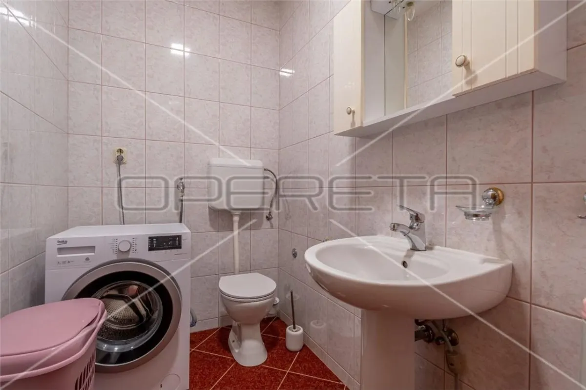 Villa with Three Apartments and Tavern for Sale in Pula, Croatia - foto 21