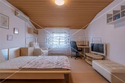 Villa with Three Apartments and Tavern for Sale in Pula, Croatia - foto 24