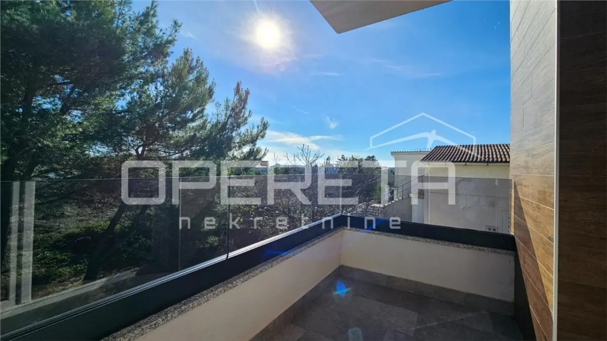 Detached Villa with Four Apartments for Sale in Vir, Croatia - foto 12