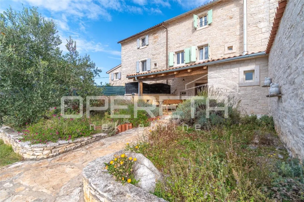 Traditional Istrian Stone Villa with Pool for Sale in Svetvincenat, Croatia - foto 1