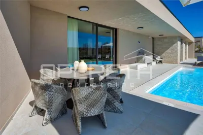 Modern Ground-Floor Villa for Sale in Porec, Croatia – Sea View - foto 20