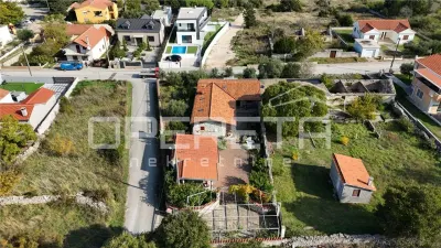 Villa en Pierre avec Taverne et Vaste Terrain à Vendre à Zadar, Croatie - Zadar