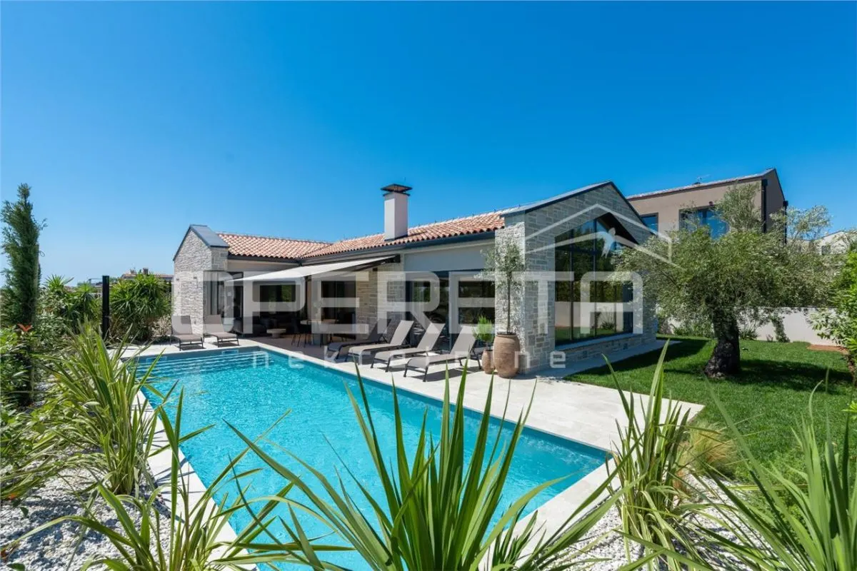Luxury Designer Villa with Pool for Sale in Porec, Croatia - foto 1