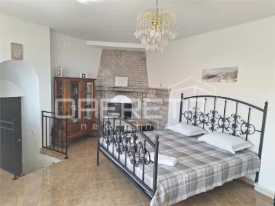 فيلا سكنية فسيحة للبيع في دوغي رات، كرواتيا - foto 4