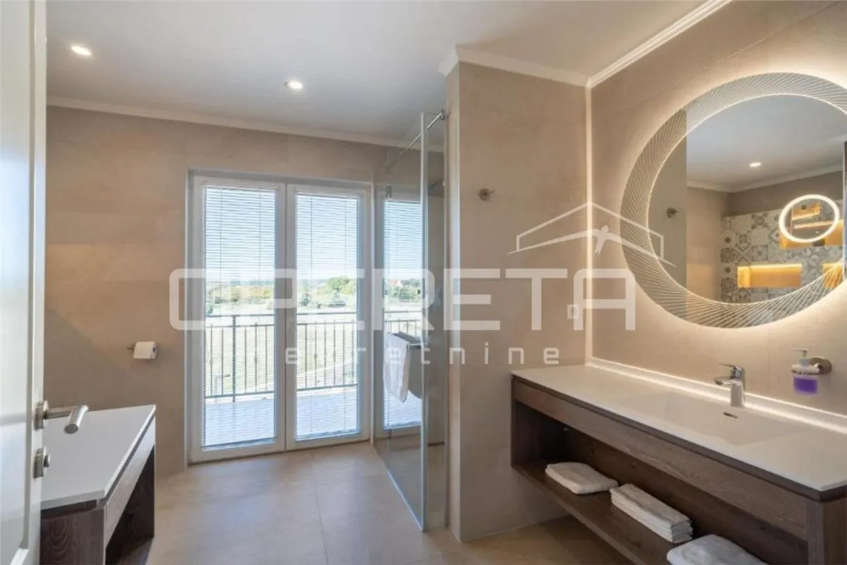 Luxury Villa with 5 Units, Pool and Investment Potential, Nin, Croatia - foto 13