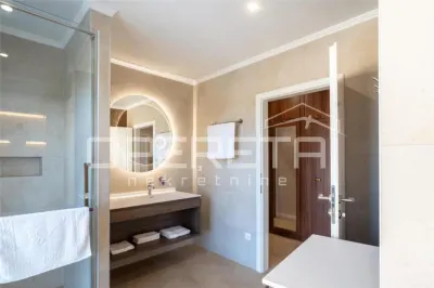 Luxury Villa with 5 Units, Pool and Investment Potential, Nin, Croatia - foto 16