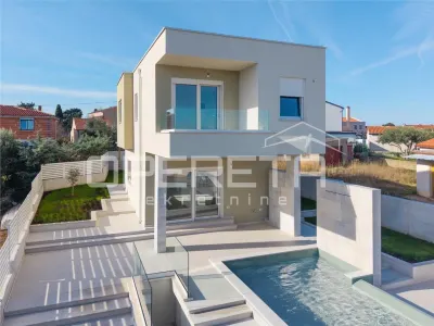 Modern Villa with Swimming Pool and Sea Views for Sale in Liznjan, Croatia - LiZnjan