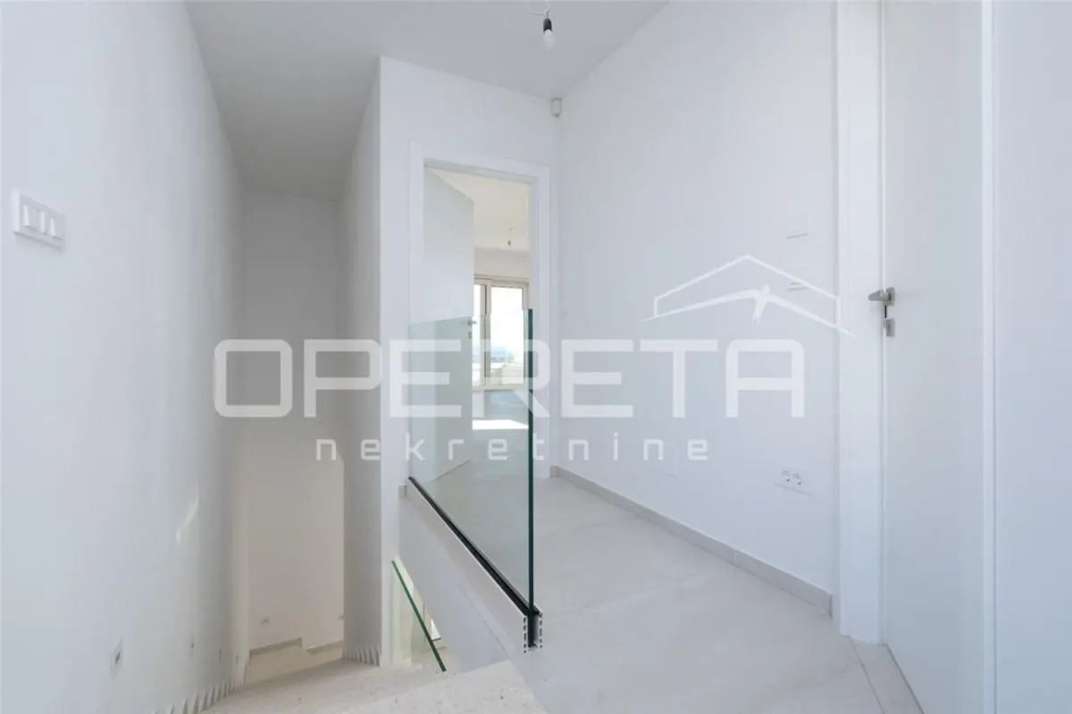 Modern Villa with Swimming Pool and Sea Views for Sale in Liznjan, Croatia - foto 12