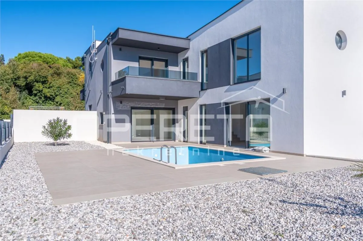 Semi-Detached Villa for Sale in Liznjan, Istria, Croatia - foto 1