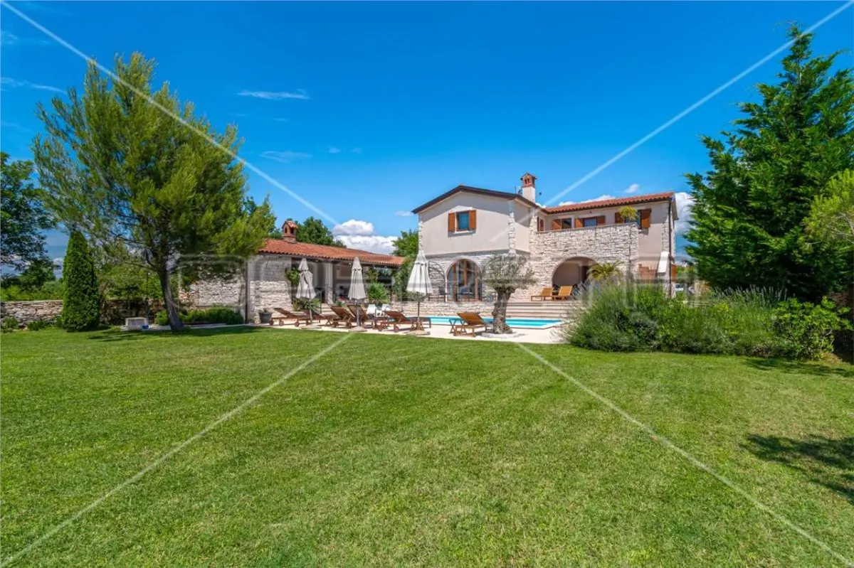Rustic Villa for Sale in Svetvincenat, Istria, Croatia - foto 1