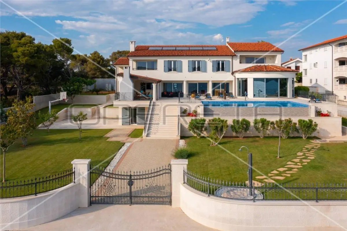 Luxury Detached Villa with Pool for Sale in Šibenik, Croatia - foto 2