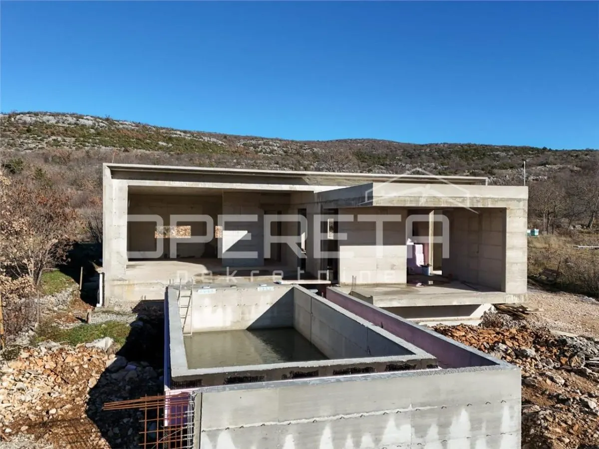 فيلا فاخرة مع حمام سباحة ومنطقة عافية للبيع في كليس، كرواتيا - foto 4