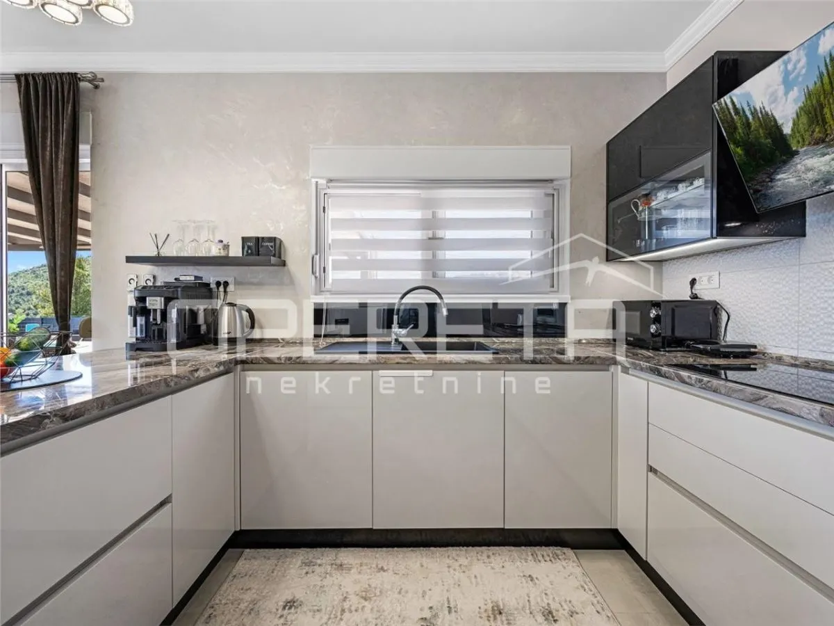 Luxury Villa for Sale in Šibenik, Croatia - foto 4