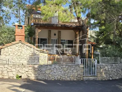 Beachfront Villa with Two Apartments for Sale in Šibenik, Croatia - foto 11