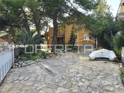 Beachfront Villa with Two Apartments for Sale in Šibenik, Croatia - foto 3