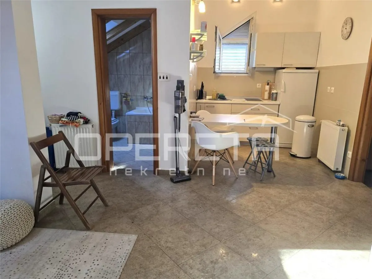 Beachfront Villa with Two Apartments for Sale in Šibenik, Croatia - foto 6