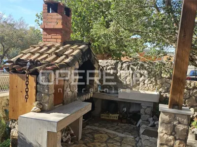 Beachfront Villa with Two Apartments for Sale in Šibenik, Croatia - foto 7
