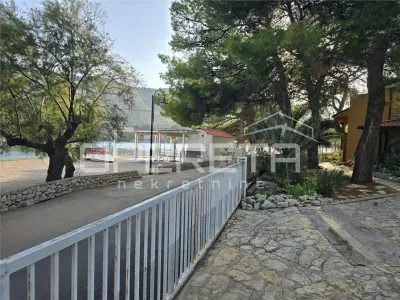 Beachfront Villa with Two Apartments for Sale in Šibenik, Croatia - foto 10